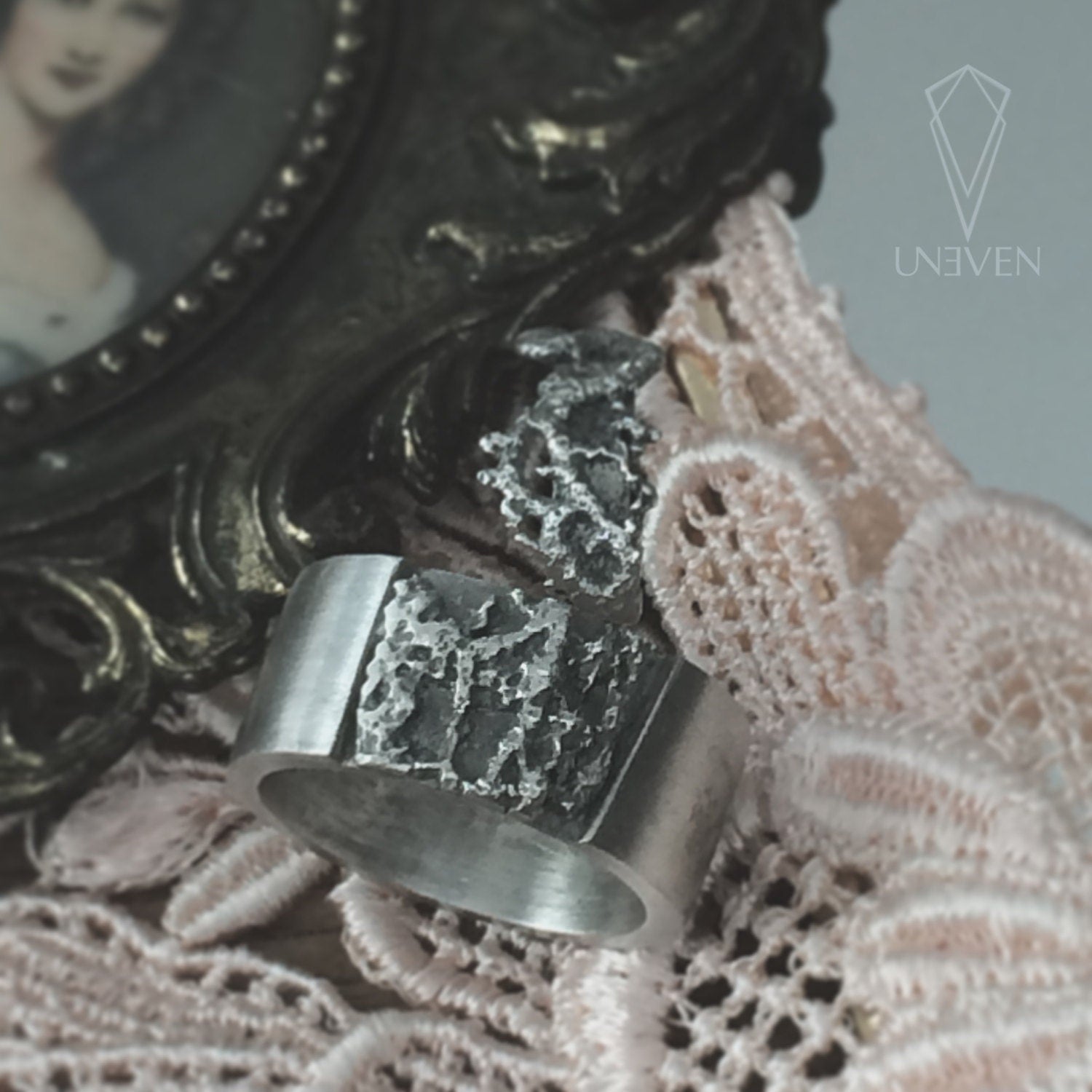 Vintage Small Lace Ring