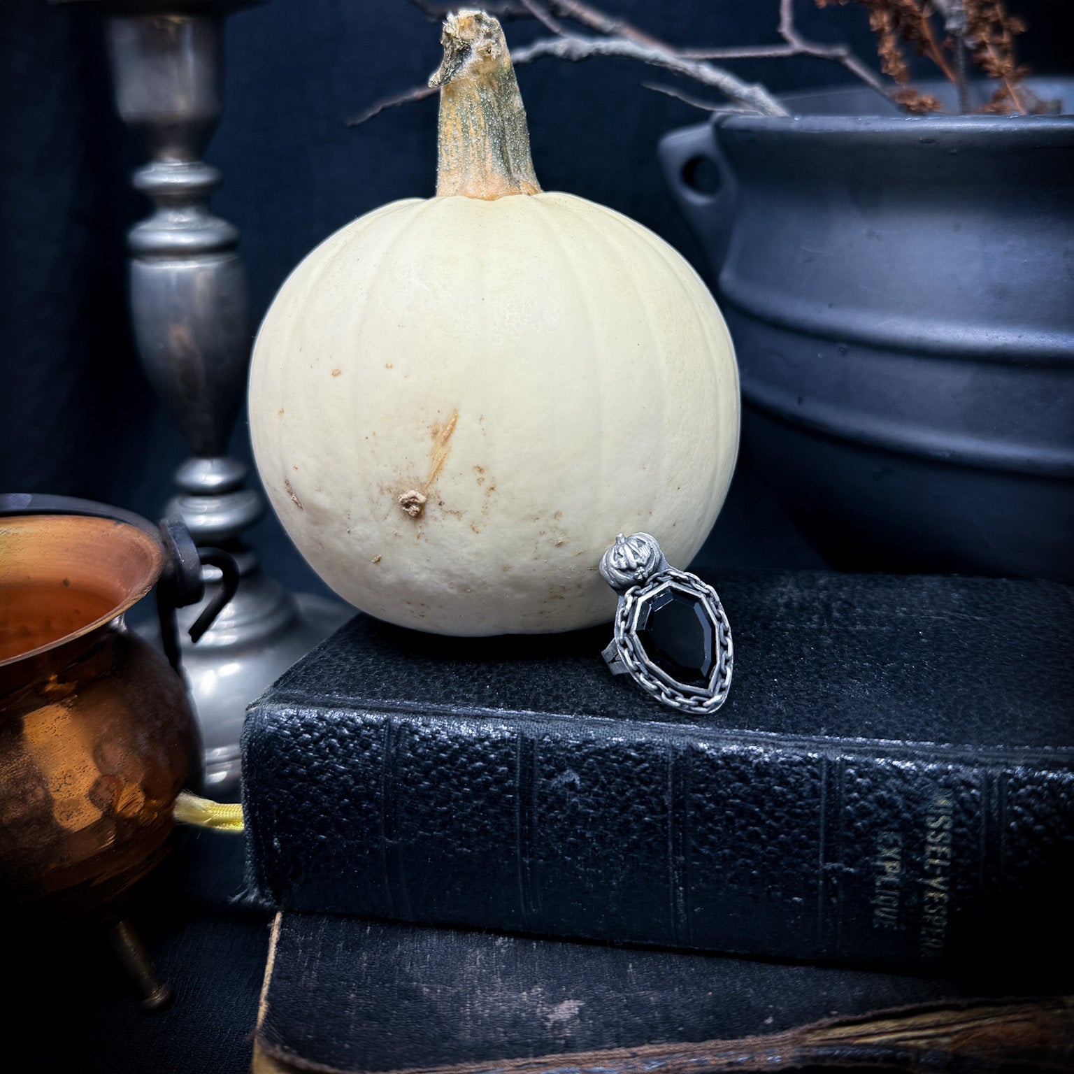 silver pumpkin ring with black spinel gemstone