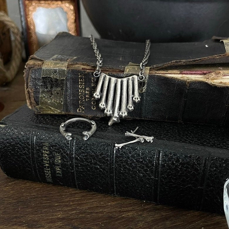 Bones Crown Chunky silver necklace